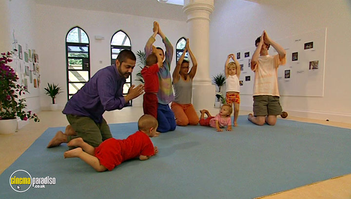 A still #20 from Baby Yoga for Toddlers (2004)