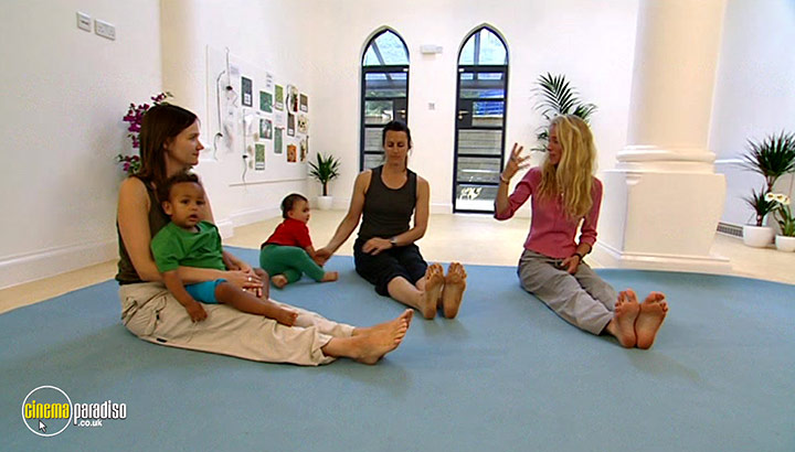 A still #17 from Baby Yoga for Toddlers (2004)