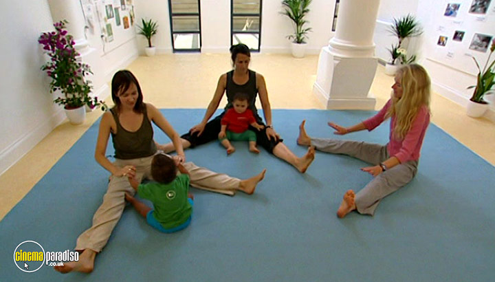 A still #15 from Baby Yoga for Toddlers (2004)