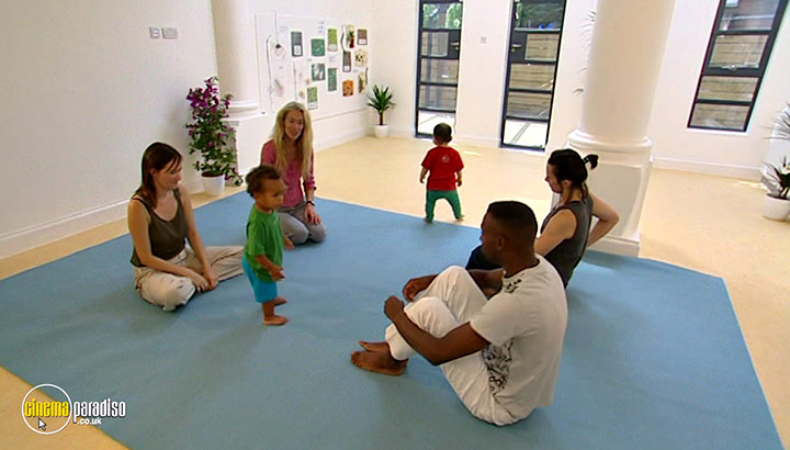 A still #12 from Baby Yoga for Toddlers (2004)