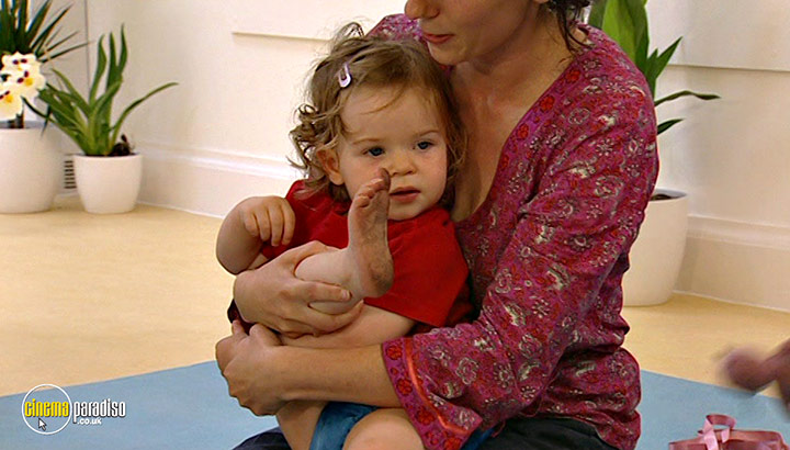 A still #8 from Baby Yoga for Toddlers (2004)