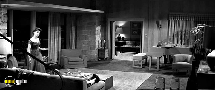 A still #30 from Young Lions (1958)