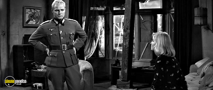 A still #9 from Young Lions (1958)