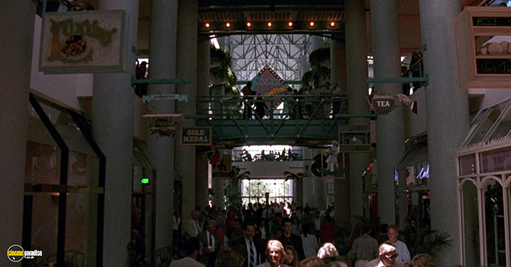 A still #35 from Kindergarten Cop (1990)