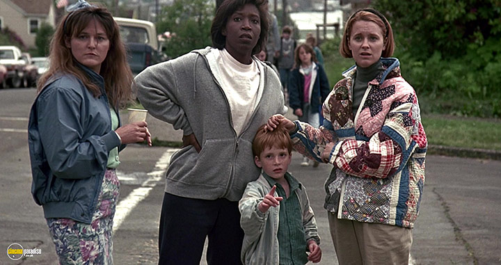 A still #22 from Kindergarten Cop (1990)