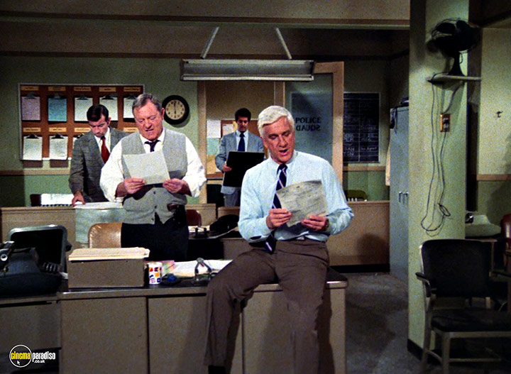 A still #38 from Police Squad!: Series (1982)