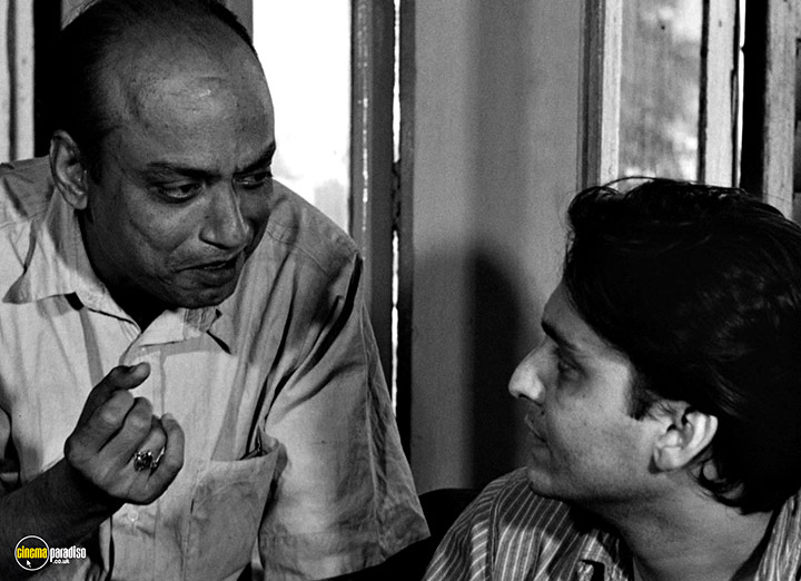 A still #33 from Apur Sansar (1959)