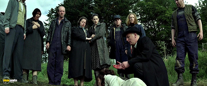 A still #32 from Dorothy (2008)
