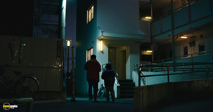 A still #60 from Shoplifters (2018)