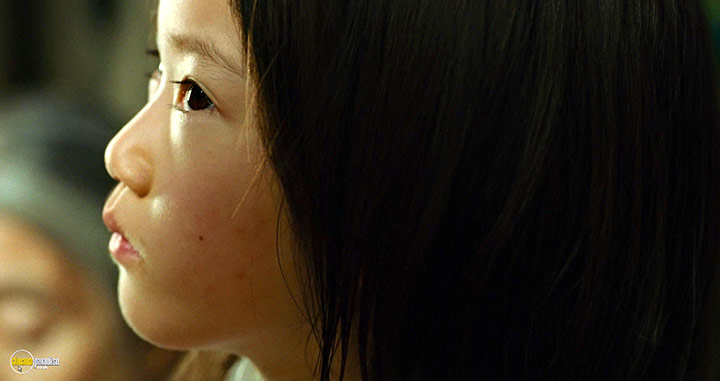 A still #59 from Shoplifters (2018)