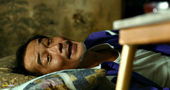 A still #57 from Shoplifters (2018)
