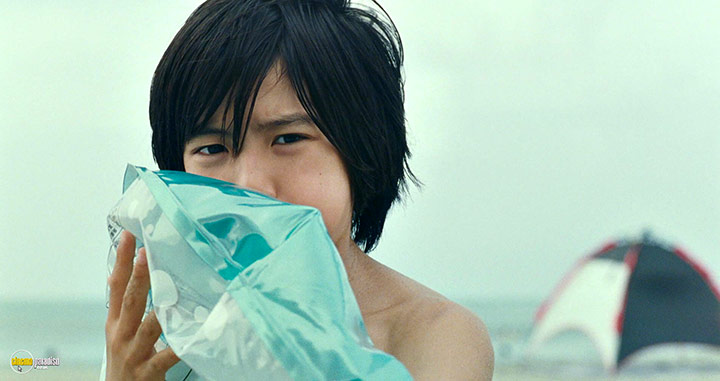 A still #48 from Shoplifters (2018)