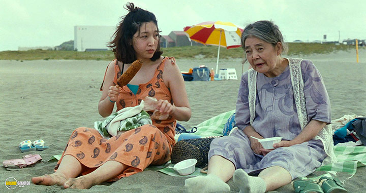 A still #24 from Shoplifters (2018)