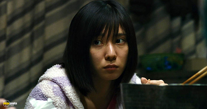 A still #27 from Shoplifters (2018)