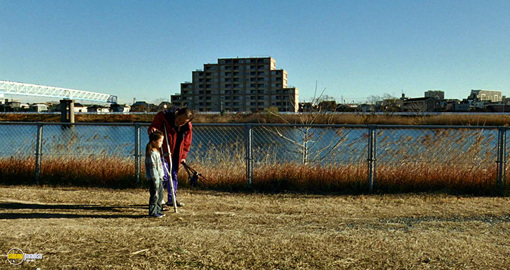 A still #26 from Shoplifters (2018)