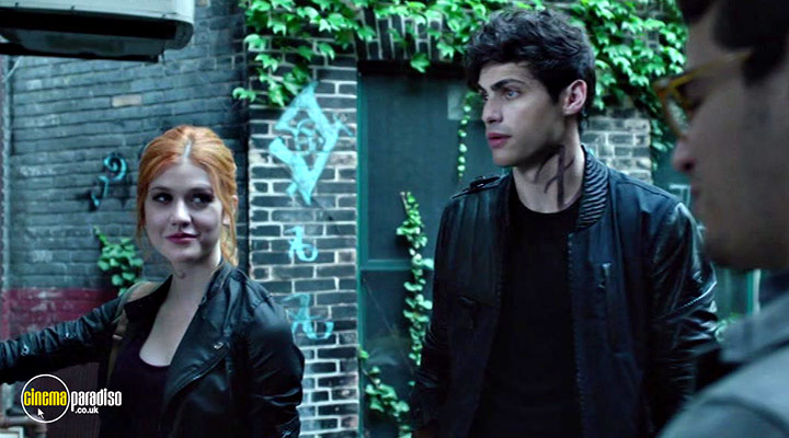 A still #39 from Shadowhunters: Series 1 (2016)