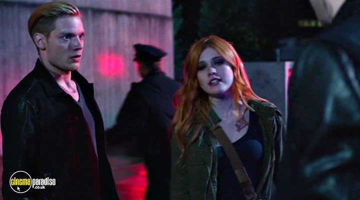 A still #57 from Shadowhunters: Series 1 (2016)