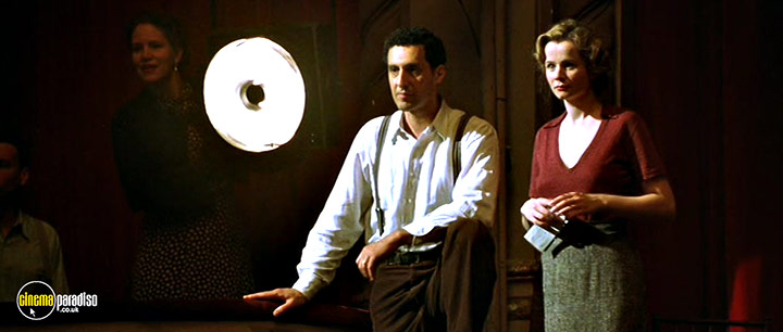 A still #6 from Cradle Will Rock (1999)