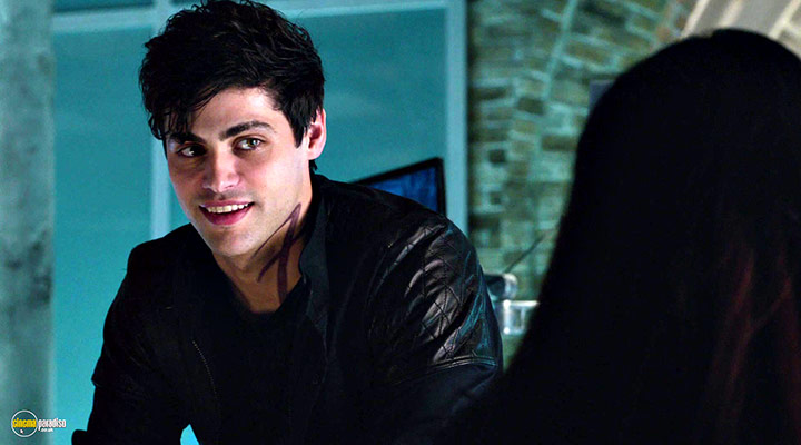 A still #33 from Shadowhunters: Series 1 (2016)