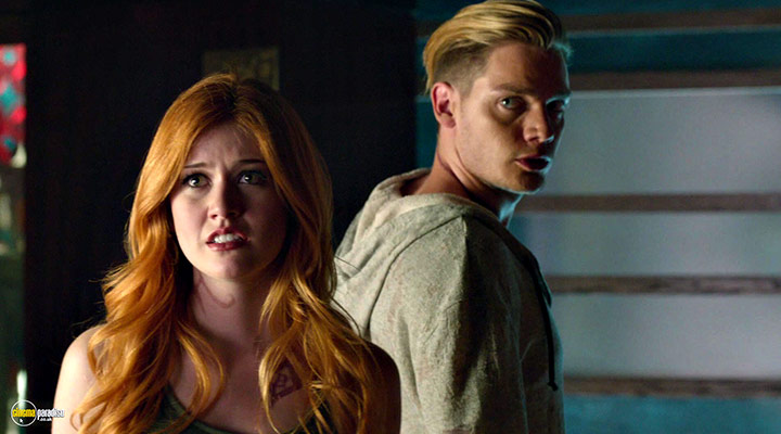 A still #32 from Shadowhunters: Series 1 (2016)