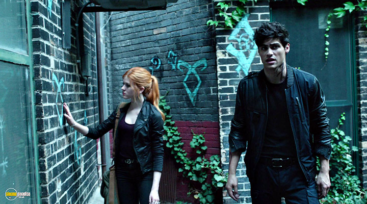 A still #26 from Shadowhunters: Series 1 (2016)