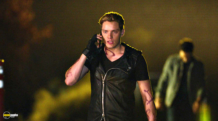 A still #17 from Shadowhunters: Series 1 (2016)