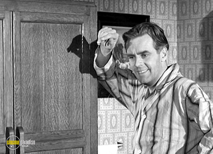 A still #33 from Trouble with Eve / Double Bunk (1961)