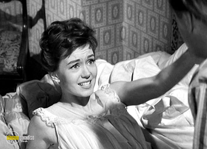 A still #32 from Trouble with Eve / Double Bunk (1961)