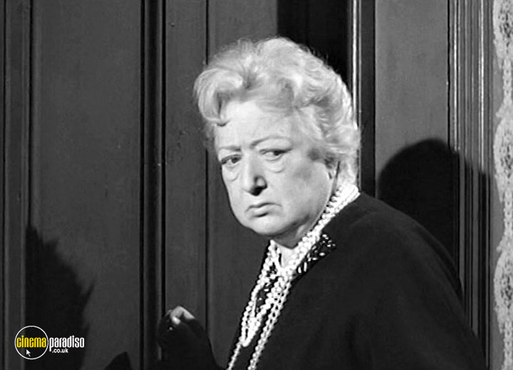 A still #31 from Trouble with Eve / Double Bunk (1961)