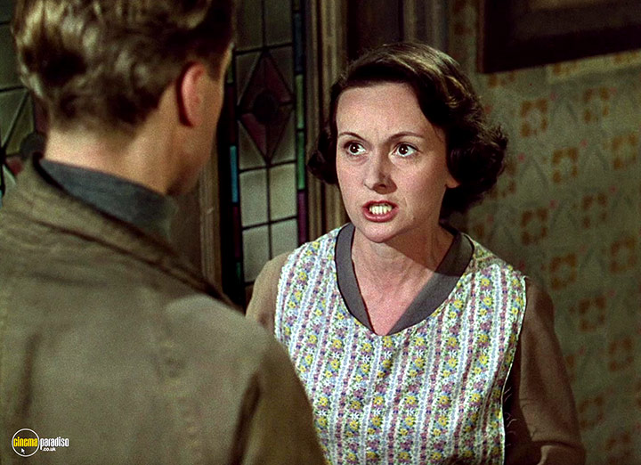 A still #104 from This Happy Breed (1944)