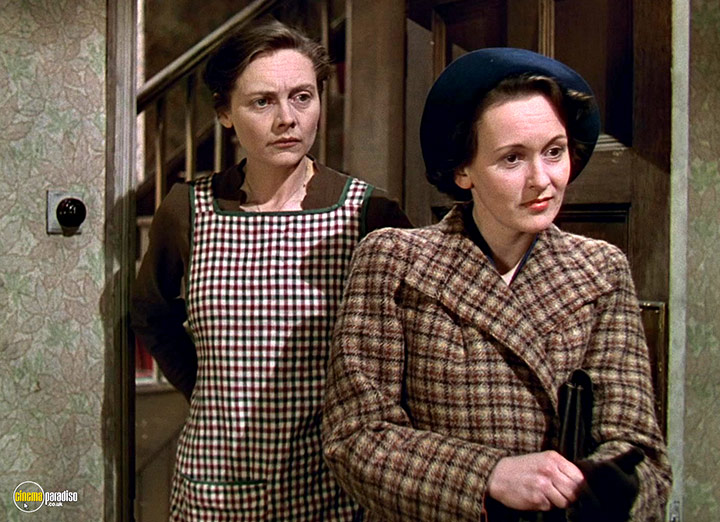 A still #124 from This Happy Breed (1944)