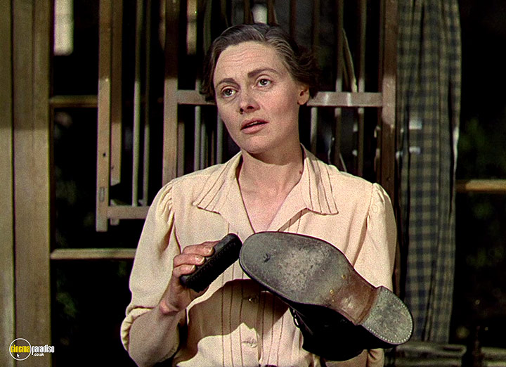 A still #129 from This Happy Breed (1944)