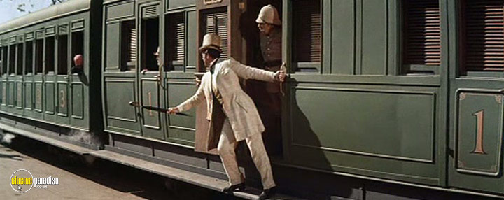 A still #5 from Around the World in 80 Days (1956)