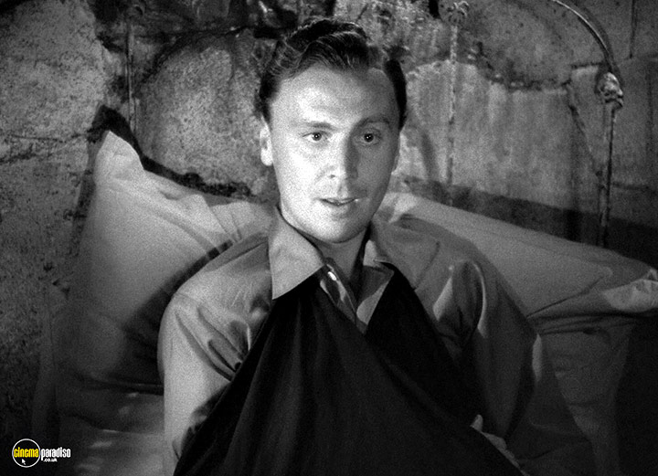 A still #19 from To Have and Have Not (1944)
