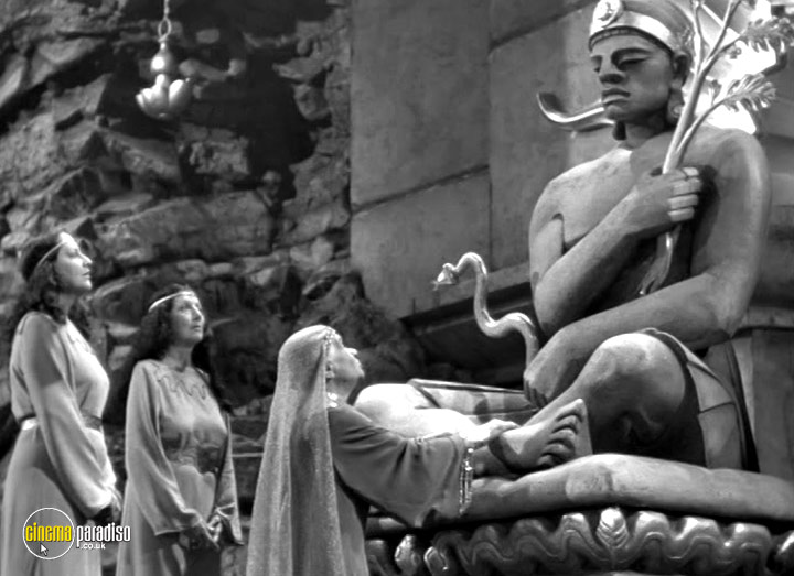 A still #27 from Tarzan and the Amazons/ Tarzan and the Leopard Woman (1945)