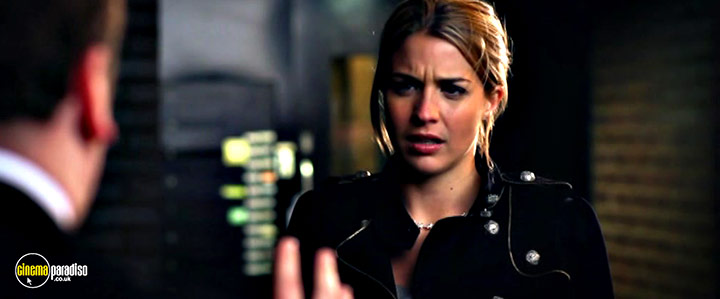 A still #9 from How to Stop Being a Loser (2011)