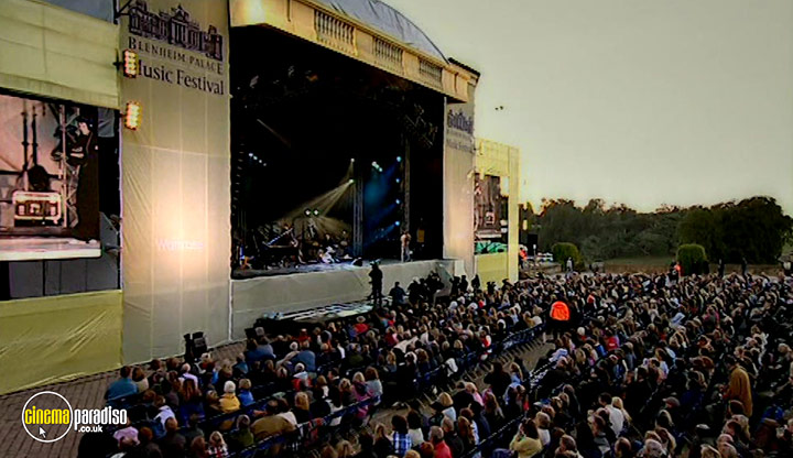 A still #24 from Jamie Cullum: Live at Blenheim Palace (2004)