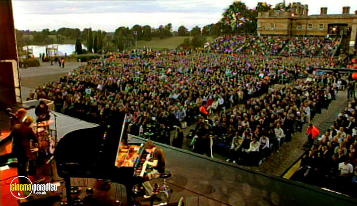 A still #20 from Jamie Cullum: Live at Blenheim Palace (2004)