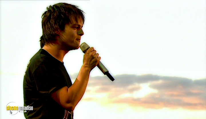 A still #19 from Jamie Cullum: Live at Blenheim Palace (2004)