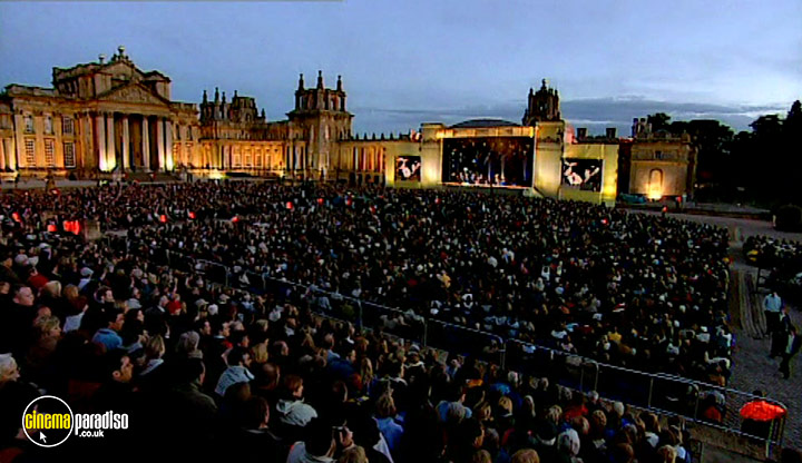 A still #14 from Jamie Cullum: Live at Blenheim Palace (2004)
