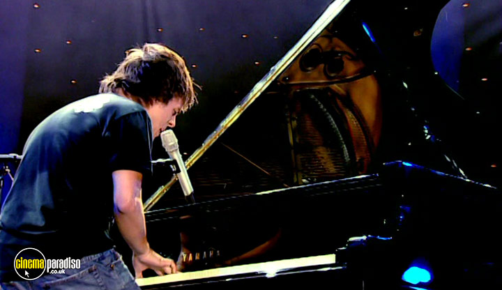 A still #8 from Jamie Cullum: Live at Blenheim Palace (2004)
