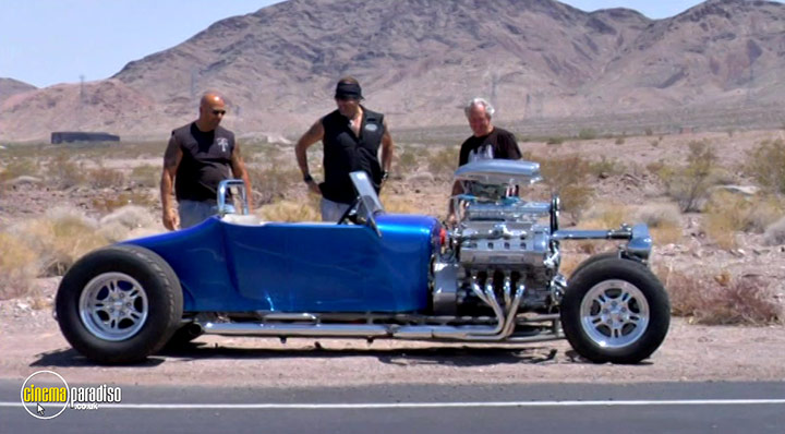 A still #9 from Counting Cars: Series 1 (2012)