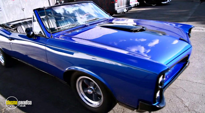 A still #17 from Counting Cars: Series 1 (2012)