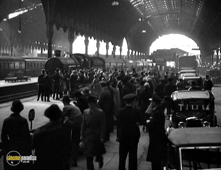 A still #48 from The Last Journey / Return of a Stranger (1937)