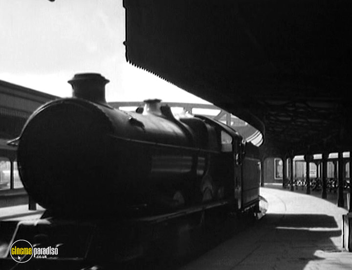 A still #47 from The Last Journey / Return of a Stranger (1937)