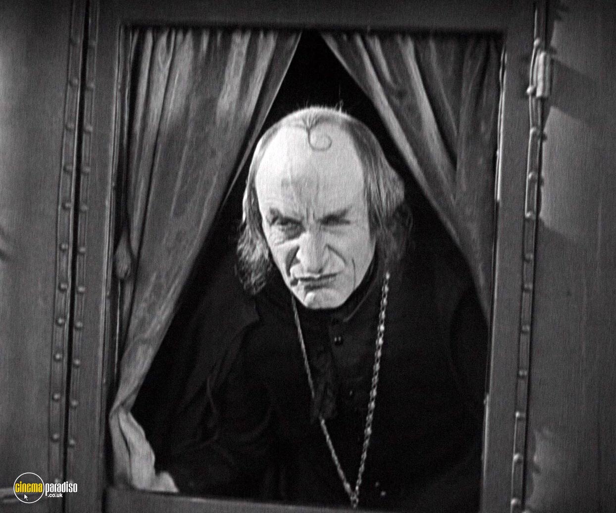 A still #2 from The Man Who Laughs (1928)
