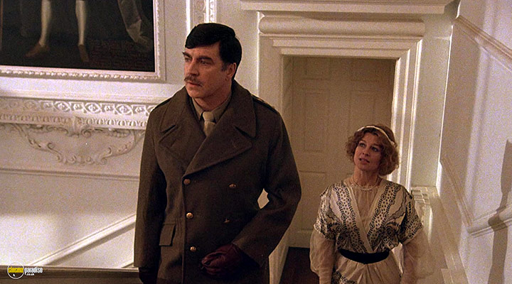 A still #1 from The Return of the Soldier (1982)