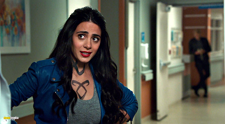 A still #13 from Shadowhunters: Series 3 (2019)