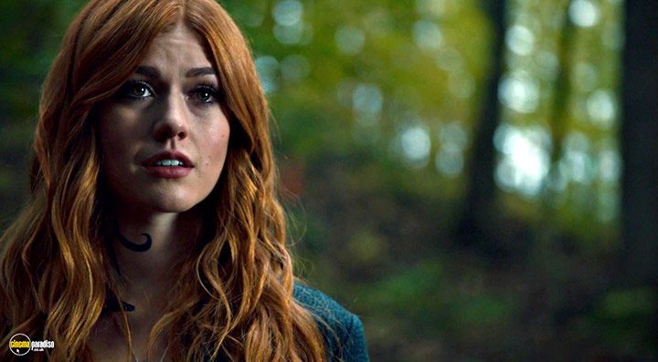 A still #32 from Shadowhunters: Series 3 (2019)