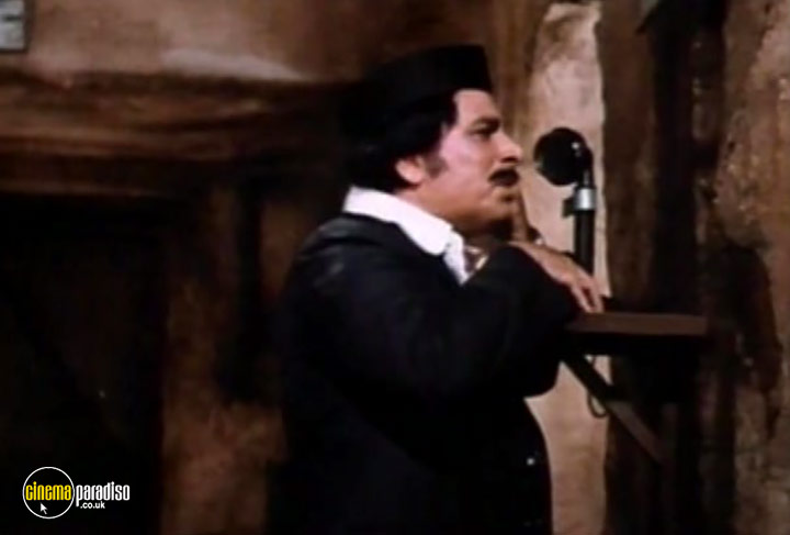 A still #27 from Naseeb (1981)